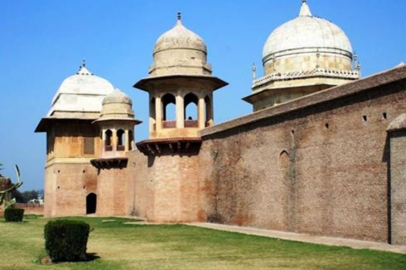Thanesar Fort, Kurukshetra, Haryana - Vushii.com Thanesar Fort, Kurukshetra, Haryana - Vushii.com